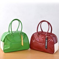 左から「ハイキュー!! オリジナルスポーツバッグ『山口忠モデル』」「ハイキュー!! オリジナルスポーツバッグ『月島蛍モデル』」