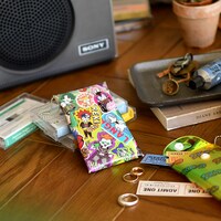 「SK∞ エスケーエイト｜オーロラマルチケース（ステッカー総柄）」