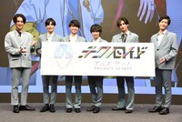 メディアミックスプロジェクト「テクノロイド」制作発表会見の様子。左から萩谷慧悟、渋谷慧、浦和希、kayto、峯田大夢、大塚剛央。