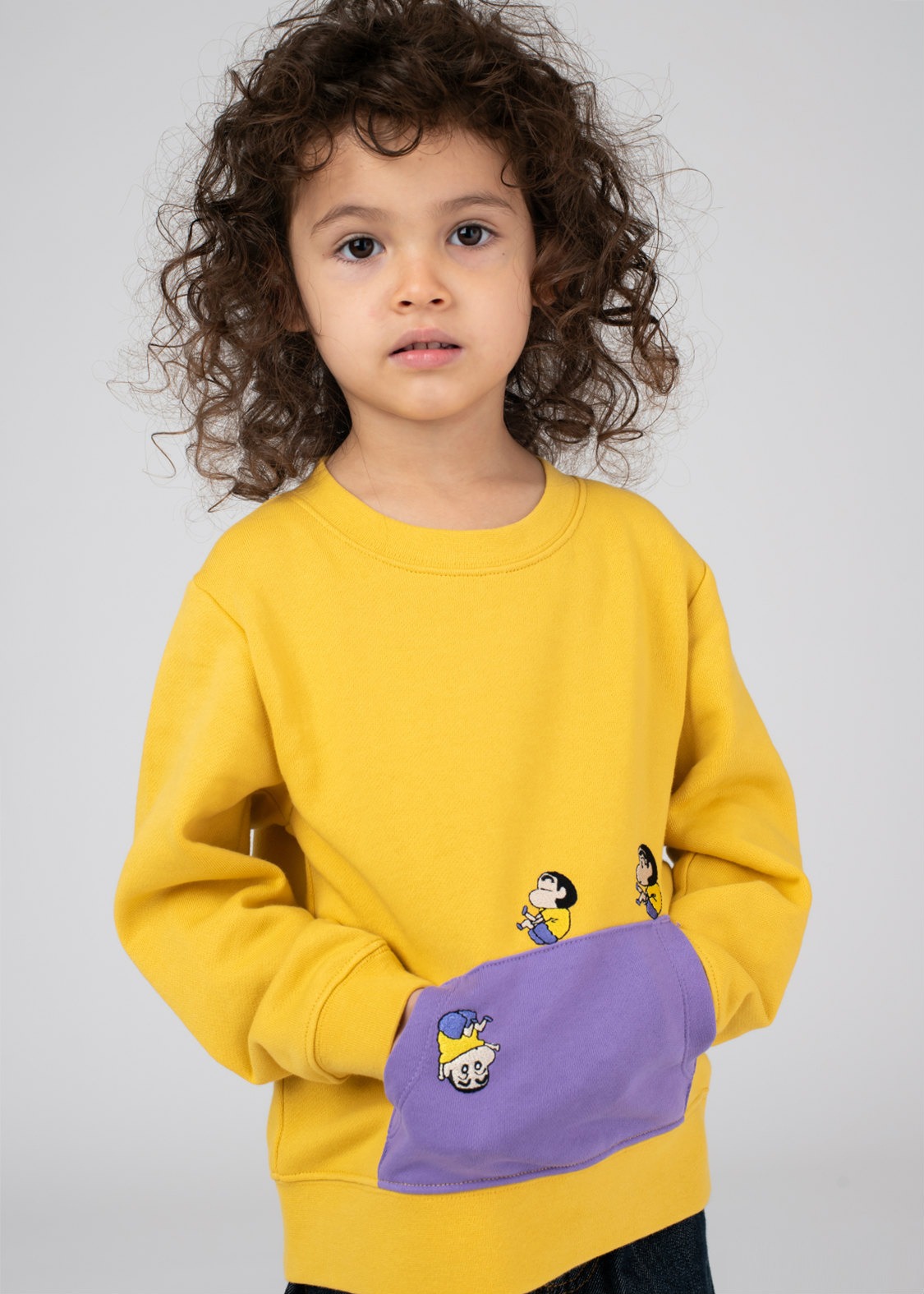 「でんぐりがえし（クレヨンしんちゃん）」コラボキッズスウェット着用イメージ
