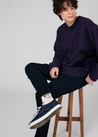 「ひろし フェイスパターン（クレヨンしんちゃん）」コラボロングソックス着用イメージ