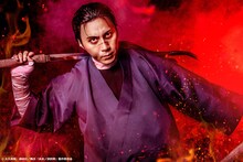 郷本直也扮する相模屋紺炉。