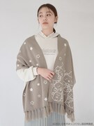 「すみっコぐらしニットストール」使用イメージ