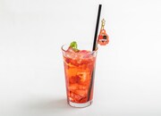 「＜ハーツラビュル寮＞ イチゴ入りローズソーダ」