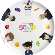 Bコースの賞品「名探偵コナン キャンペーン限定コップ3個（コナン・蘭・安室）+プレート2枚」。 (c)青山剛昌／小学館・読売テレビ・ＴＭＳ 1996
