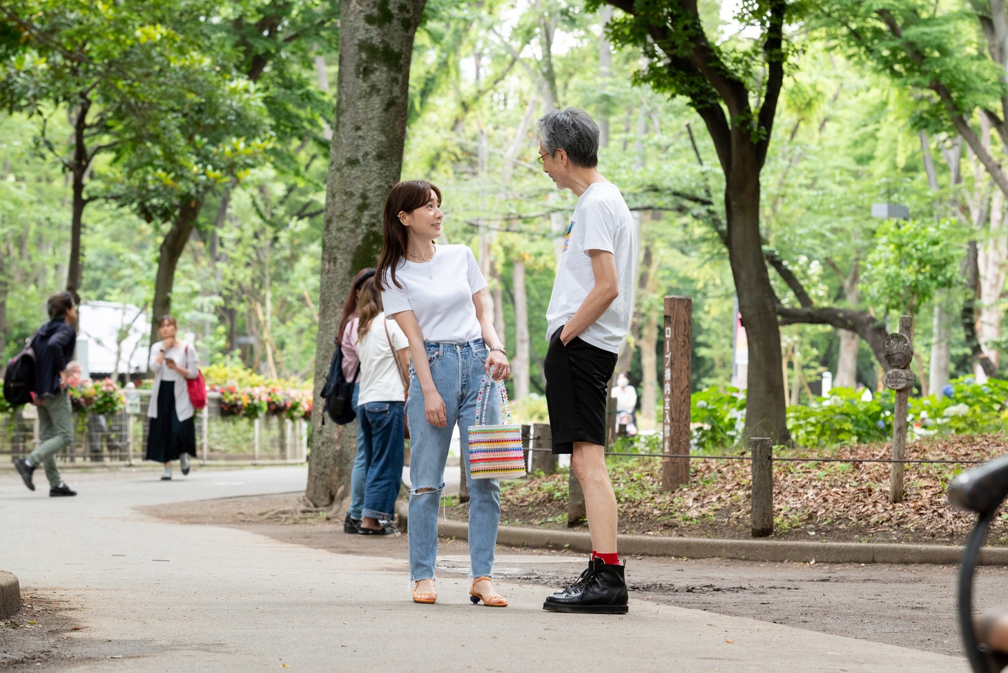 「ずっと独身でいるつもり？」場面写真