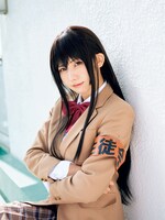 えなこのグラビア。（撮影 / 藤城貴則、スタイリスト / 清水円、ヘアメイク / 瀬田知世、衣装協力 / 株式会社リアラ、デザイン / 坂上和也 (banjo)）