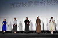 左から牧野由依、葉月絵理乃、皆川純子、中原麻衣、西村ちなみ。