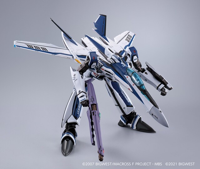 「DX超合金 VF-25 メサイアバルキリー WORLDWIDE Anniv.」のイメージ。