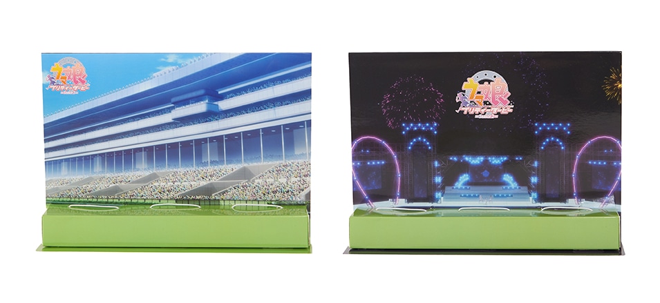 左からレース場の背景、ライブステージの背景。