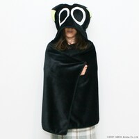 「小黒ブランケット」着用イメージ。