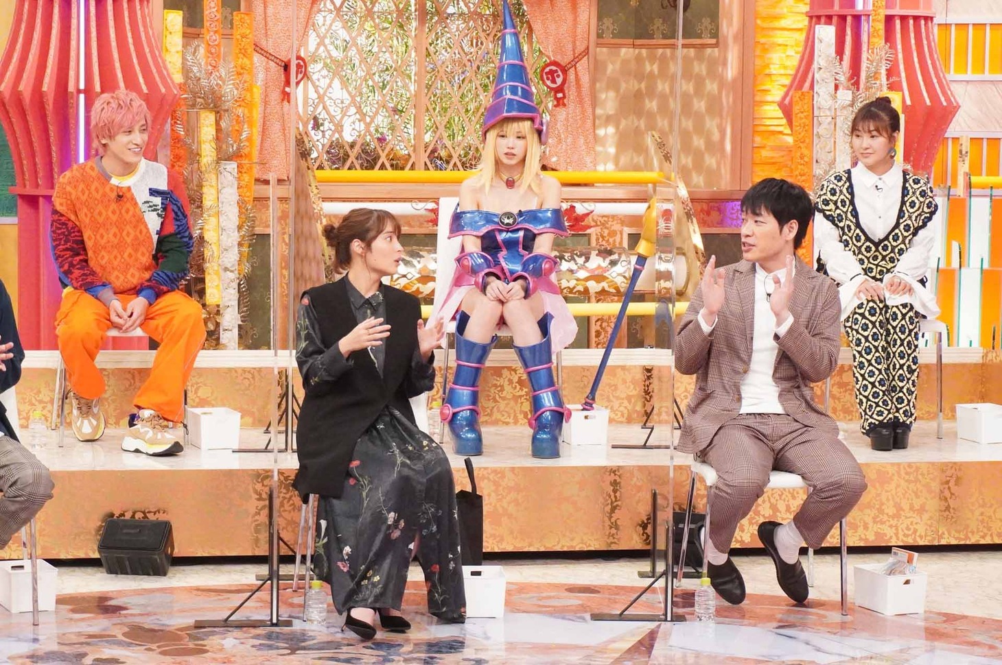 上段左から兼近大樹、えなこ、村上佳菜子。下段左から広瀬アリス、川島明。