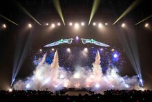 11月10日に千葉・幕張イベントホールで開催された「SANKYO presents マクロスF ギャラクシーライブ 2021［リベンジ］～まだまだふたりはこれから！私たちの歌を聴け!!～」より。