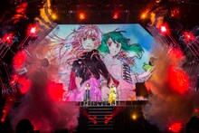 11月10日に千葉・幕張イベントホールで開催された「SANKYO presents マクロスF ギャラクシーライブ 2021［リベンジ］～まだまだふたりはこれから！私たちの歌を聴け!!～」より。