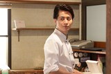 村井良大演じる帯刀稜。 (c)銀泥/一迅社 (c)2022「パティシエさんとお嬢さん」製作委員会