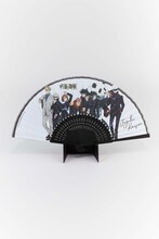 BAILA「扇子」(c)芥見下々/集英社・呪術廻戦製作委員会