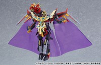 「MODEROID グリッドナイト＆ゴルドバーン」と別売りの「MODEROID ダイナゼノン」を組み合わせた「超合体竜王 カイゼルグリッドナイト」。