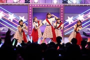 「ラブライブ!スーパースター!! Liella! First LoveLive! Tour ~Starlines~」より。左から岬なこ、青山なぎさ、Liyuu、ペイトン尚未、伊達さゆり。