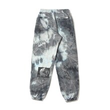 「atmos × 楳図かずお美少女洗礼」