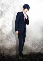 石渡真修扮する菊池忠のキャラクタービジュアル。