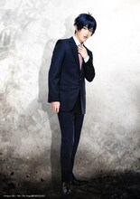 石渡真修扮する菊池忠のキャラクタービジュアル。