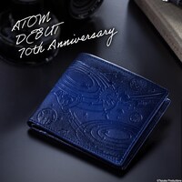 「アトムデビュー 70周年特別記念
本革二つ折り財布 紺碧の宇宙」
