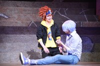 手前から滝澤諒演じるランガ、木津つばさ演じる暦。