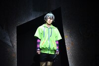 輝山立演じるMIYA。