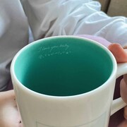 「愛してるぜベイベ★★」をモチーフにしたマグカップ。 (c)槙ようこ／集英社
