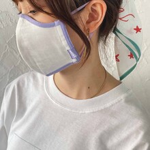 「愛してるぜベイベ★★」をモチーフにしたマスクの着用イメージ。 (c)槙ようこ／集英社