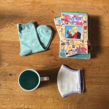 「愛してるぜベイベ★★」をモチーフにしたマスク。 (c)槙ようこ／集英社