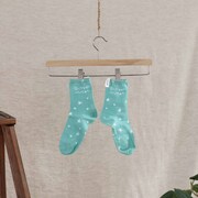 「愛してるぜベイベ★★」をモチーフにした靴下。 (c)槙ようこ／集英社