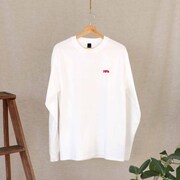 りぼんをモチーフにした大人用ロングTシャツ。
