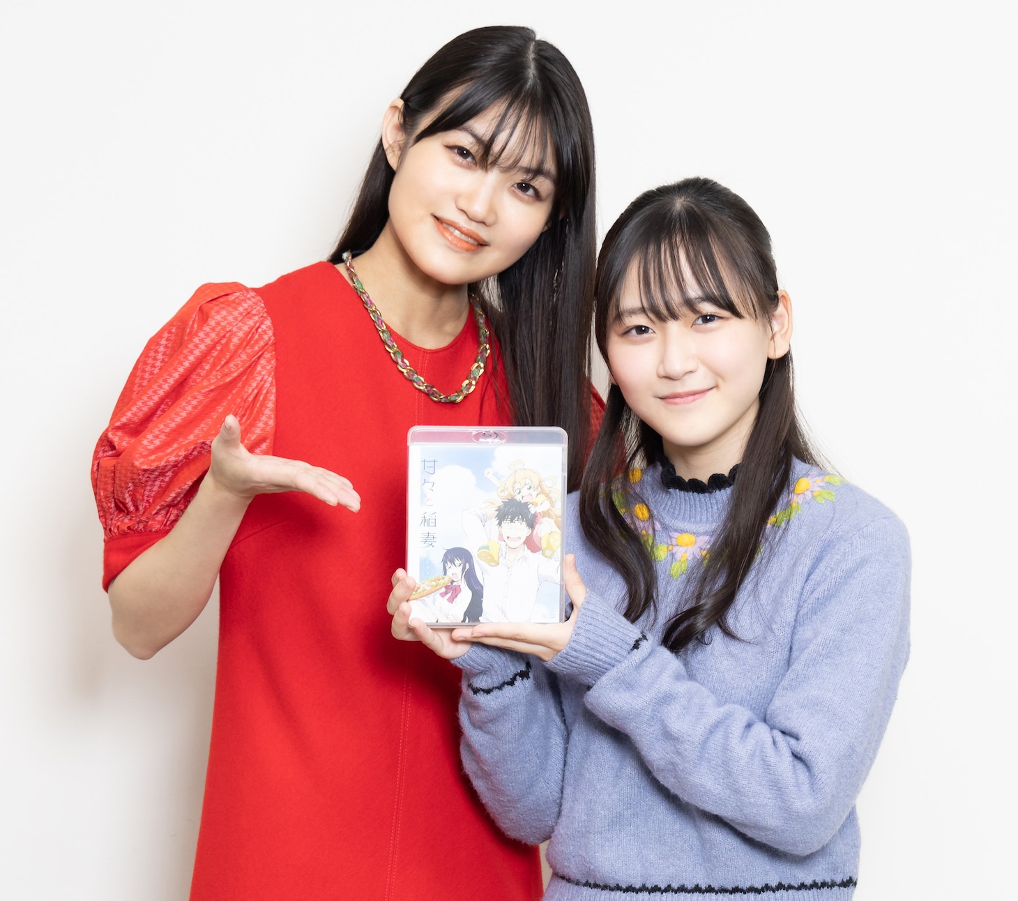 左から早見沙織、遠藤璃菜。