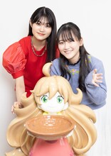 左から早見沙織、遠藤璃菜。