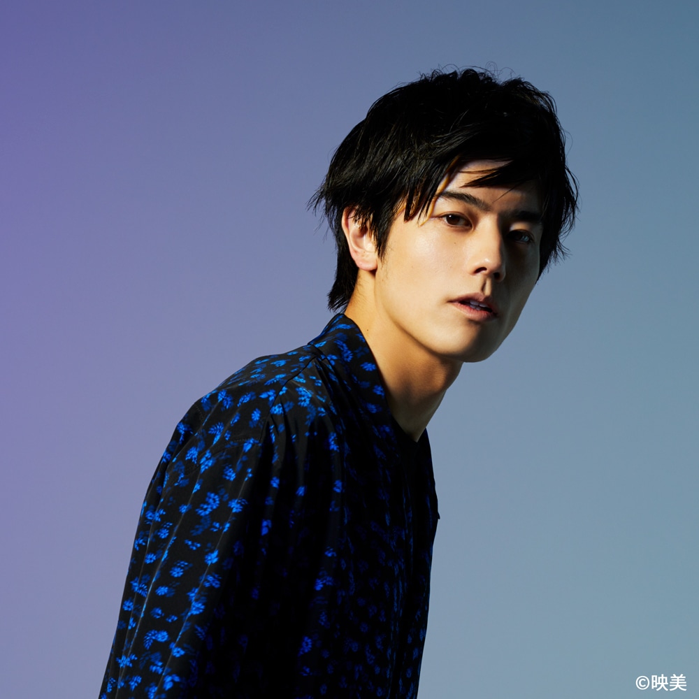 ナギ役の岩永徹也。