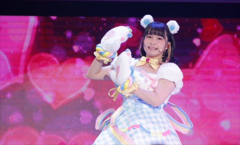 甘瓜みるき役の相良茉優。