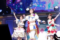 Tricolore。左からファルル役の赤崎千夏、紫京院ひびき役の斎賀みつき、緑風ふわり役の佐藤あずさ。