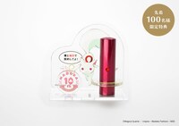「【魔法少女まどか☆マギカ】佐倉杏子・ブラストカラーチタン寸胴16.5mm」の「キュゥべえのアクリル印鑑スタンド」使用イメージ。