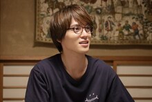 横田龍儀演じる波留耕作。 (c)銀泥/一迅社 (c)2022「パティシエさんとお嬢さん」製作委員会