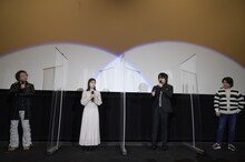 左から檜山修之、石原夏織、森川智之、静野孔文監督。