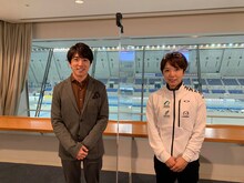 左からナビゲーターの村上信五、スピードスケートの小平奈緒選手。(c)フジテレビ