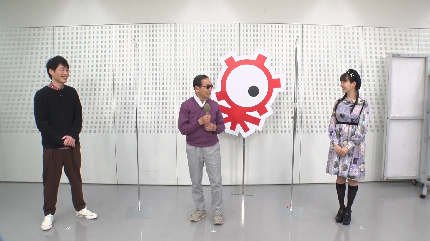 「タモリ倶楽部」より。左から川島明、タモリ、上坂すみれ。 (c)テレビ朝日