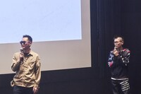 左から下倉バイオ、鳥羽洋典。