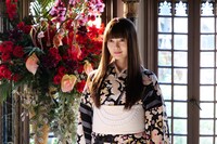 TVドラマ「ミステリと言う勿れ」より、白石麻衣扮する犬堂愛珠。