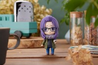 「ねんどろいど 各務原桜」にGOODSMILE ONLINE SHOP特典の「ハンディカイロ」を使用した様子。