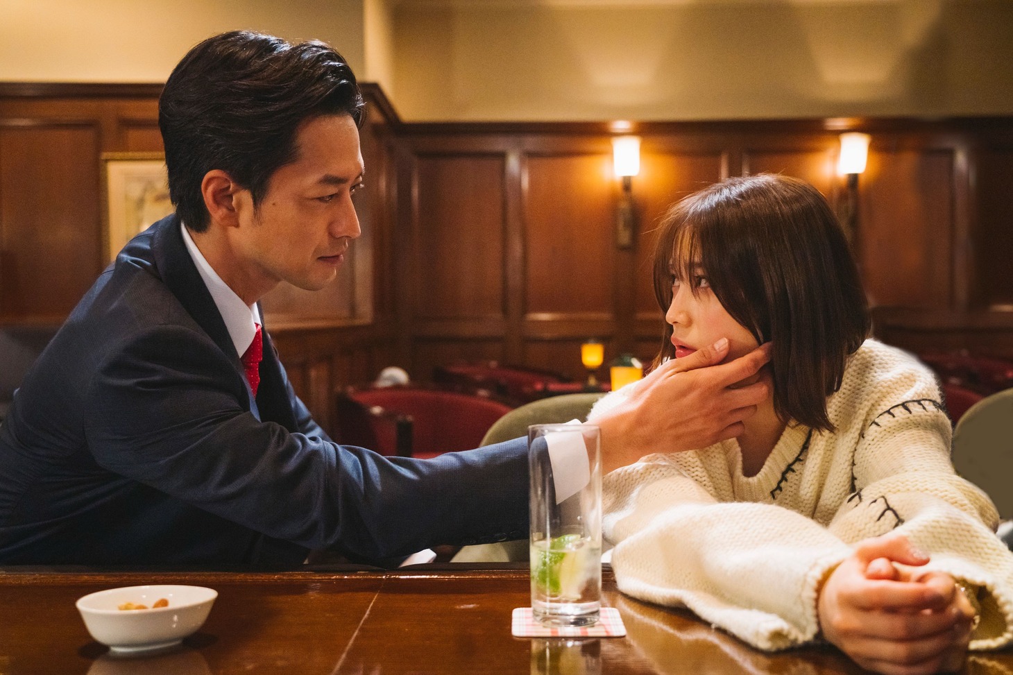 ドラマ「部長と社畜の恋はもどかしい」より