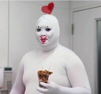 MCのはたなかたいち（テレビ愛知非公認キャラクターといろさん）。