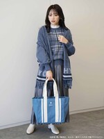 氷帝をモチーフにしたニットプルオーバーとニットストール、トートバッグのイメージ。