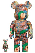 「BE@RBRICK楳図かずお大美術展100% & 400%」の正面。 (c)楳図かずお／小学館 BE@RBRICK TM & (c)2001-2021 MEDICOM TOY CORPORATION. All rights reserved.